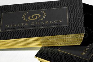 Визитная карточка напечатана способом Трафаретной печати. Золочение торца.